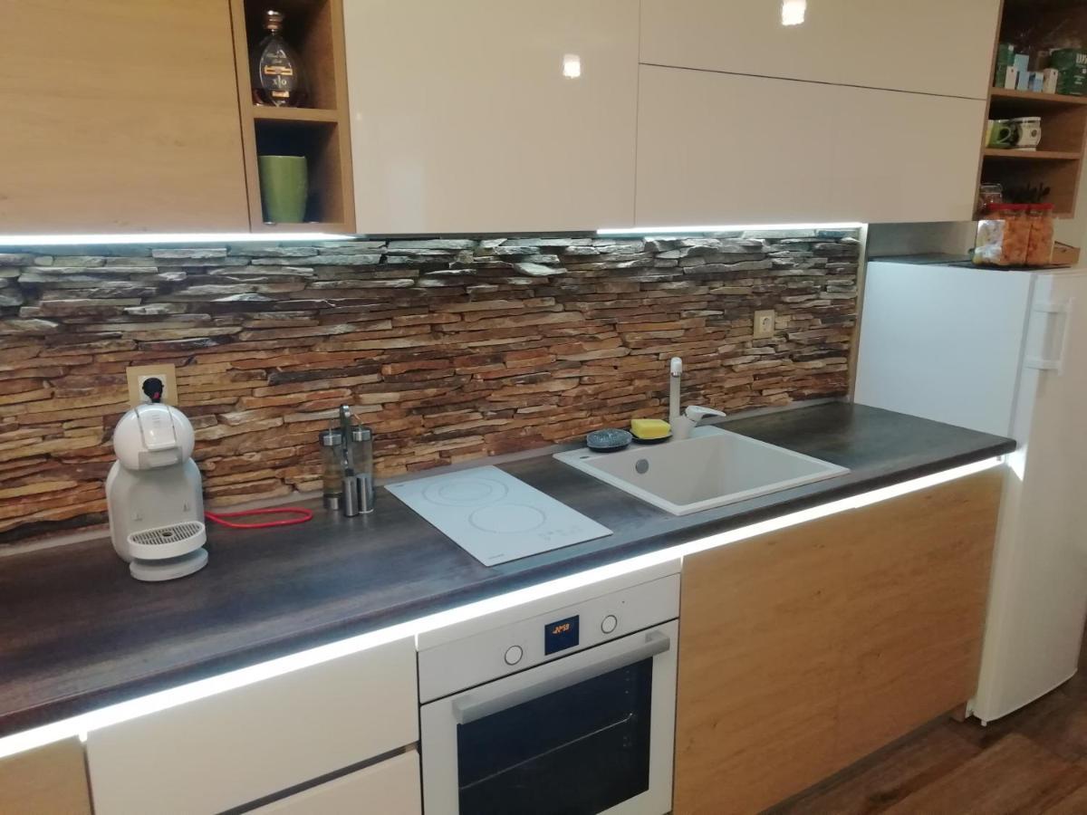 וארנה Ema Guest House מראה חיצוני תמונה