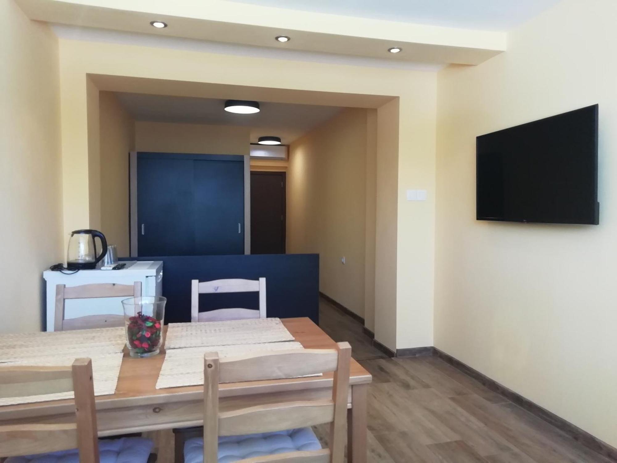 וארנה Ema Guest House מראה חיצוני תמונה
